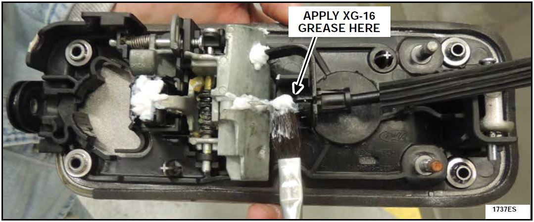 APPLY XG-16 GREASE HERE