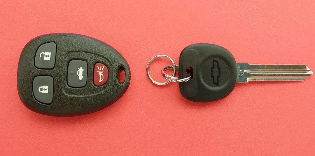 Install two 16 mm key rings to the key assembly