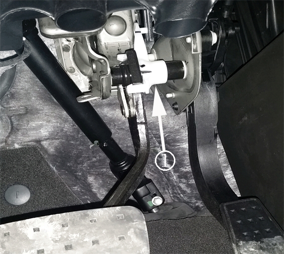 brake pedal position sensor (BPPS) switch activation bracket (1)