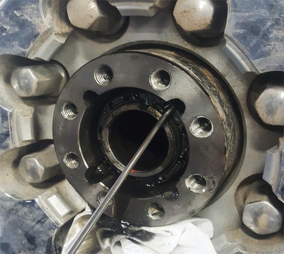 Rear Axle Wheel Bearing Adjustment Nut Lock