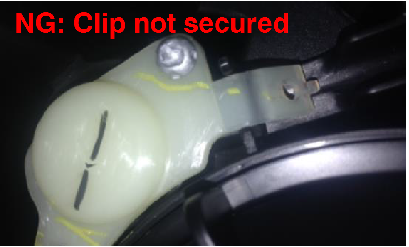 HID headlamp horizontal adjustment locking clip