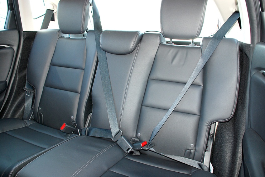 Center Rear Seat Belt Buckle Installation
